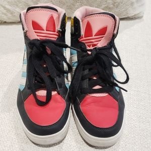 Adidas High Top snickers size 4